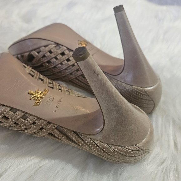 Prada Leather Heels - Picture 5 of 10